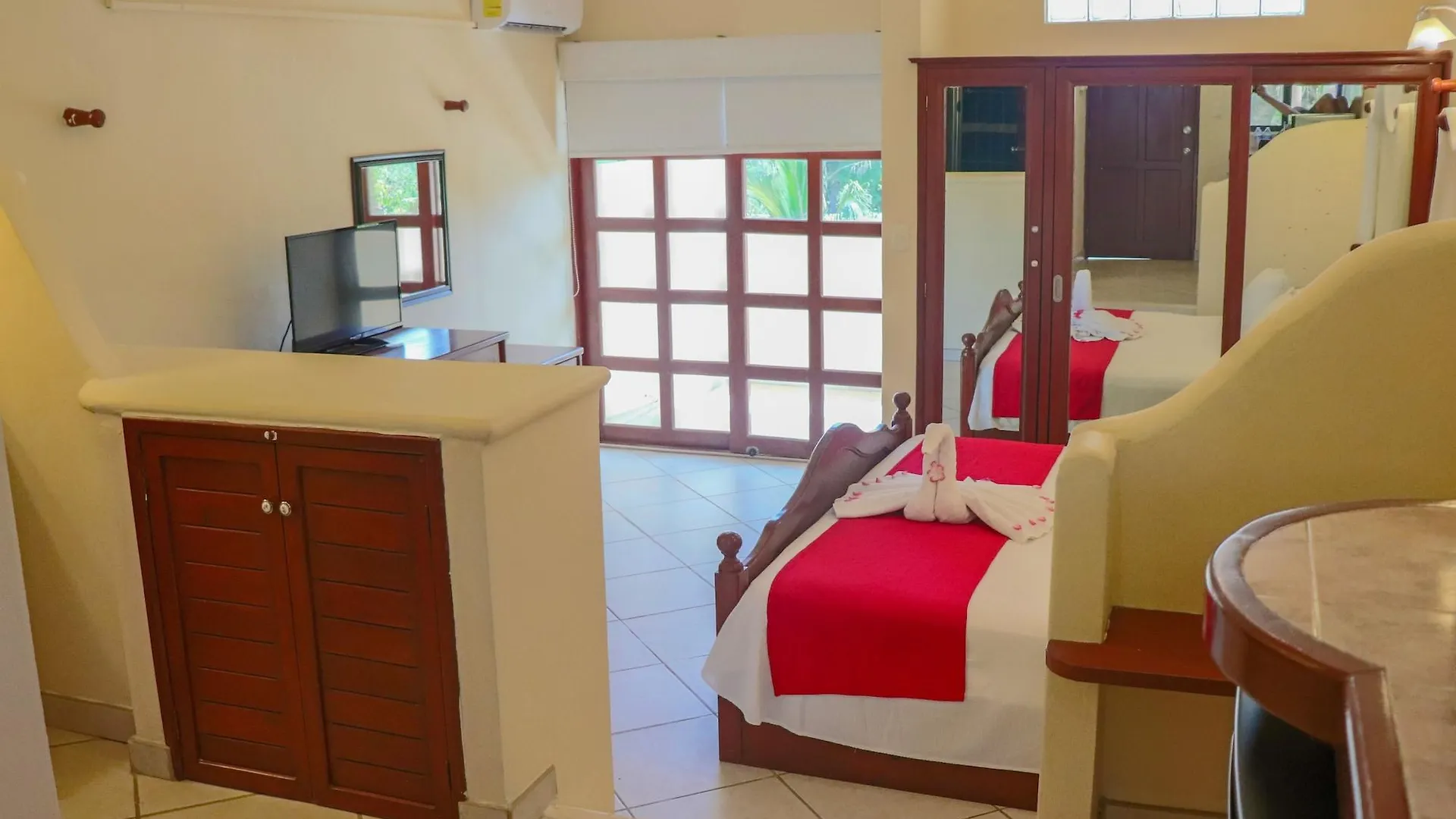 Villas Coco Resort - All Suites Isla Mujeres Hotel
